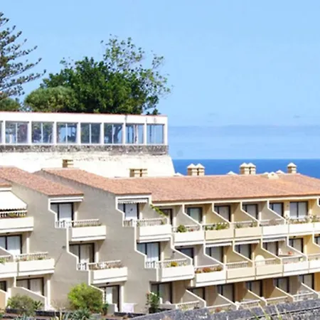 Con Piscina Y Vistas Al Mar Sobre Acantilado Apartment *