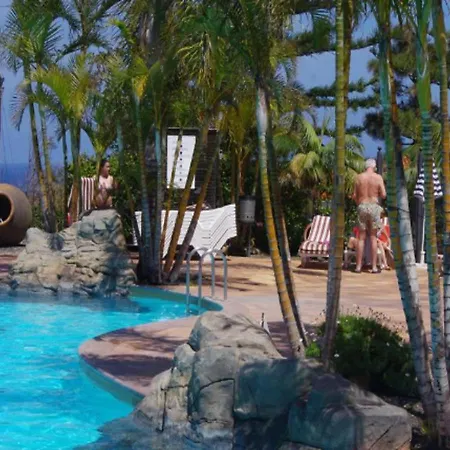 Con Piscina Y Vistas Al Mar Sobre Acantilado Apartment